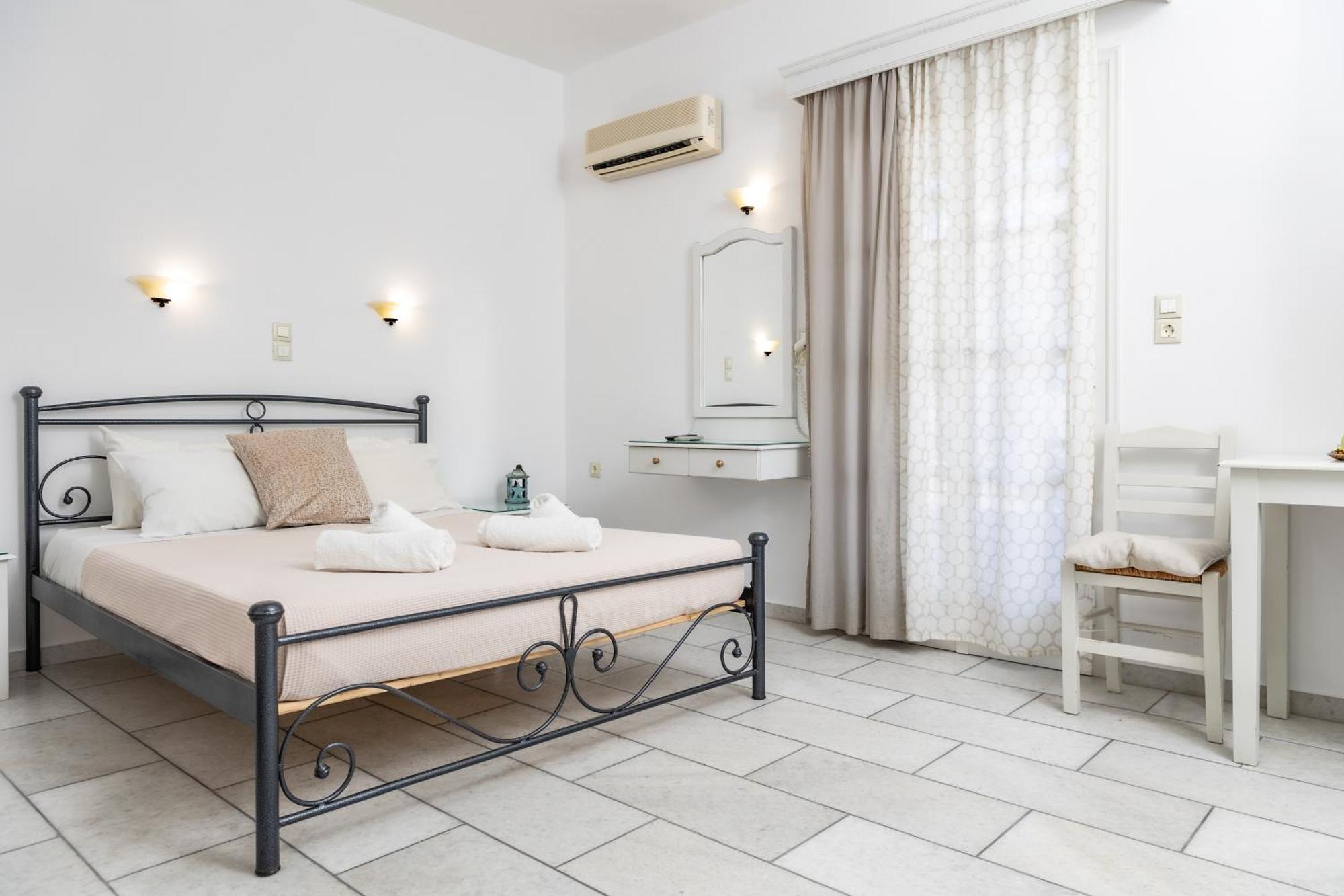 Depis Studios & Apartments Naxos City Exterior foto