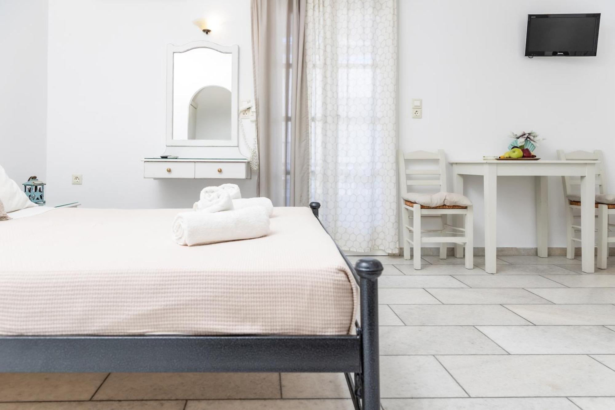 Depis Studios & Apartments Naxos City Exterior foto